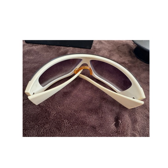 Chanel Blue and White Ombré Women's Sunglasses - Picture 4 of 5